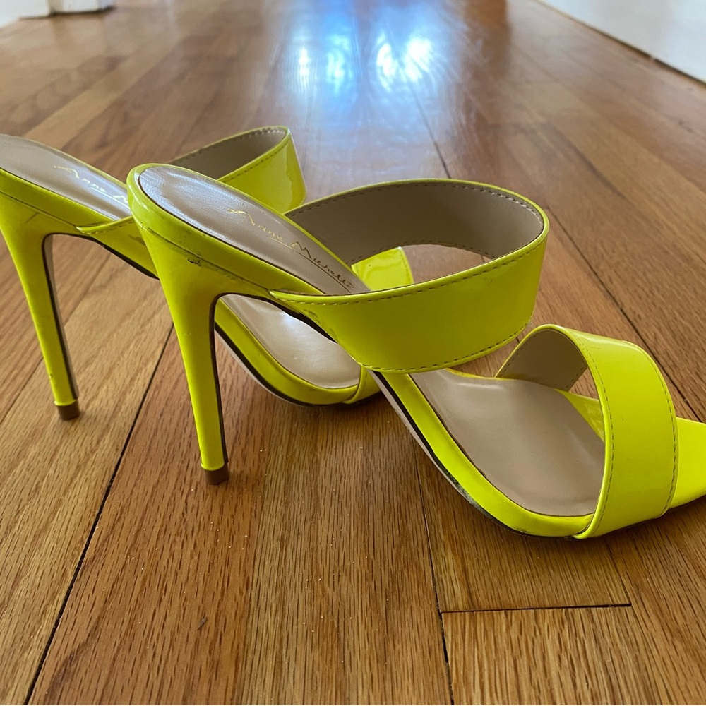 Neon Heels - Picture 2 of 4